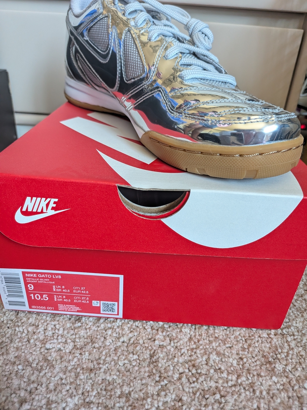 Nike Metallic Silver Gato LV8 Indoor Soccer Shoe - Black & Gum Sole